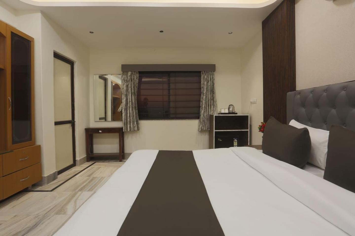 Holiday Out Hotel Τζοντχπούρ Εξωτερικό φωτογραφία