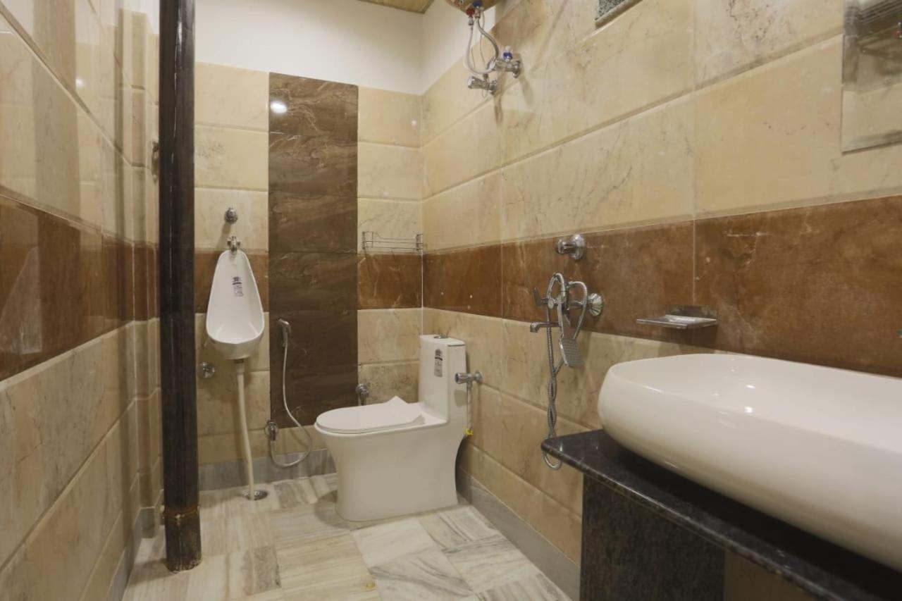 Holiday Out Hotel Τζοντχπούρ Εξωτερικό φωτογραφία