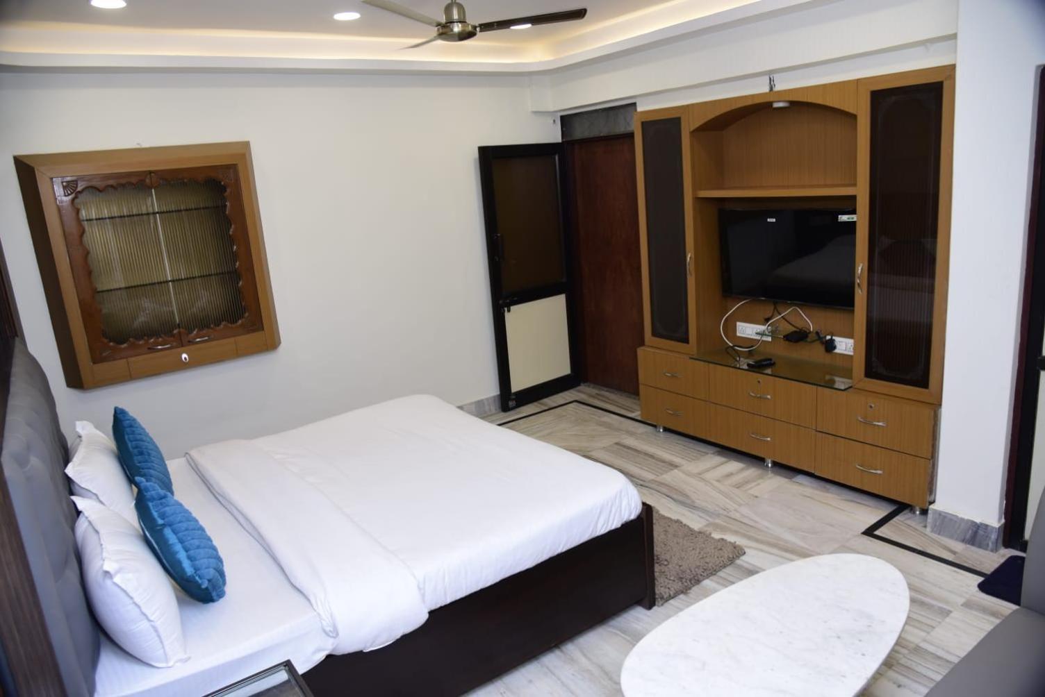 Holiday Out Hotel Τζοντχπούρ Εξωτερικό φωτογραφία
