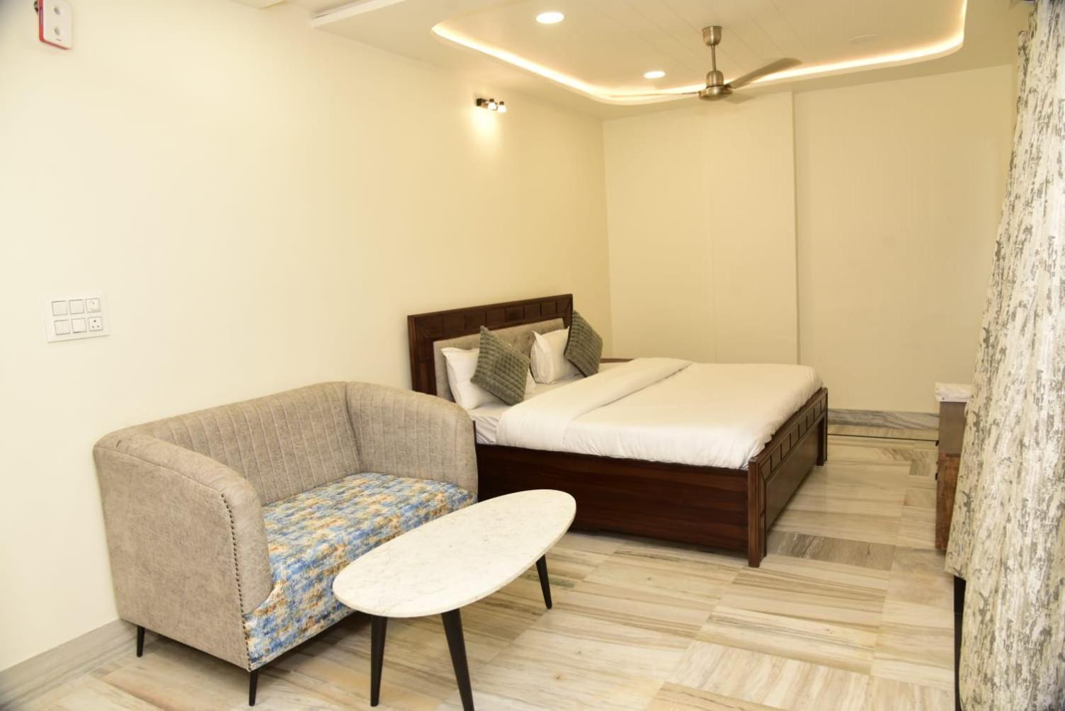 Holiday Out Hotel Τζοντχπούρ Εξωτερικό φωτογραφία