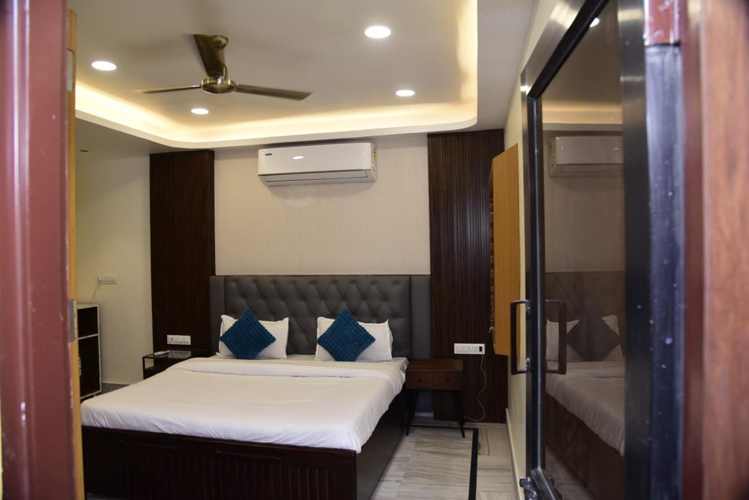 Holiday Out Hotel Τζοντχπούρ Εξωτερικό φωτογραφία
